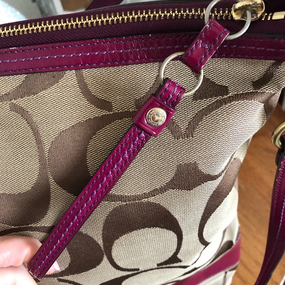 Coach Handbag - Picture 6 of 9